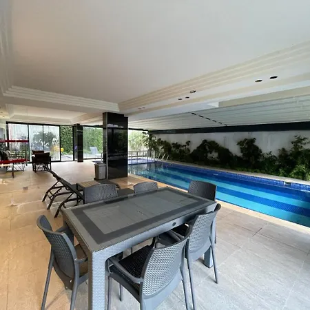 Cosy Flat, Kleopatra * 阿拉尼亚